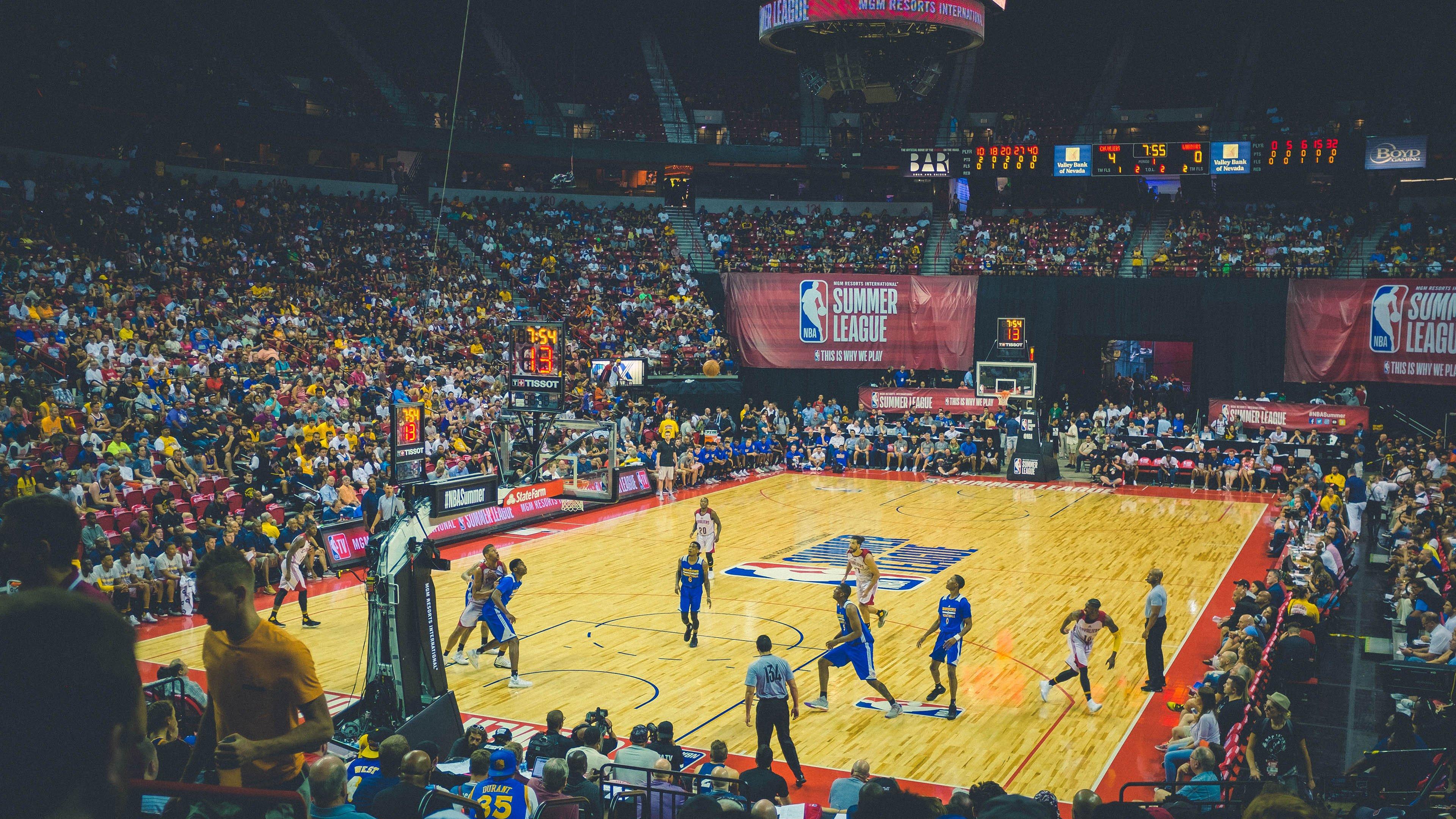 足坛忠诚传奇，谁是最佳一人一城的永恒象征？