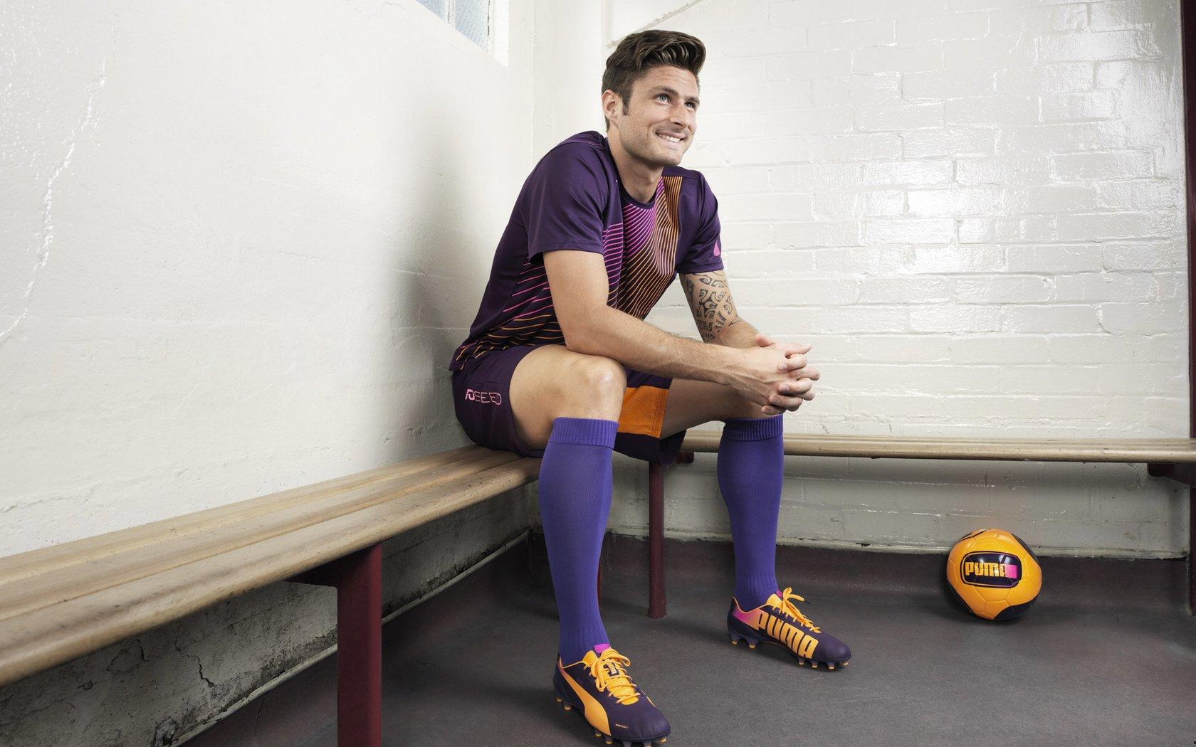 太阳半场压制森林狼，吉莱斯皮高效16分，华子布克状态各异